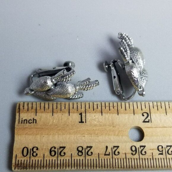 Vintage Coro Cactus or Carrot Silver Tone Clip On Earrings, Retro Signed Estate - Picture 5 of 7